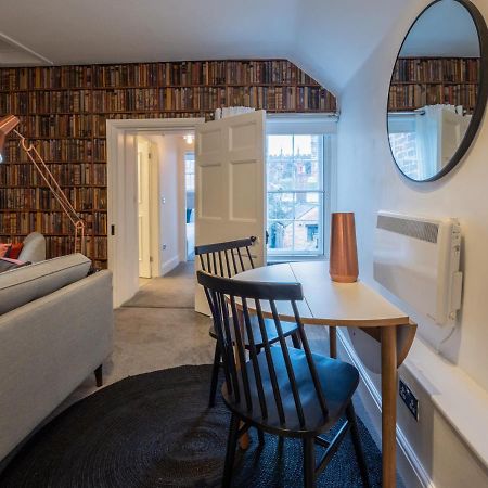 Contemporary Apartment On The Historic Rows Chester Kültér fotó