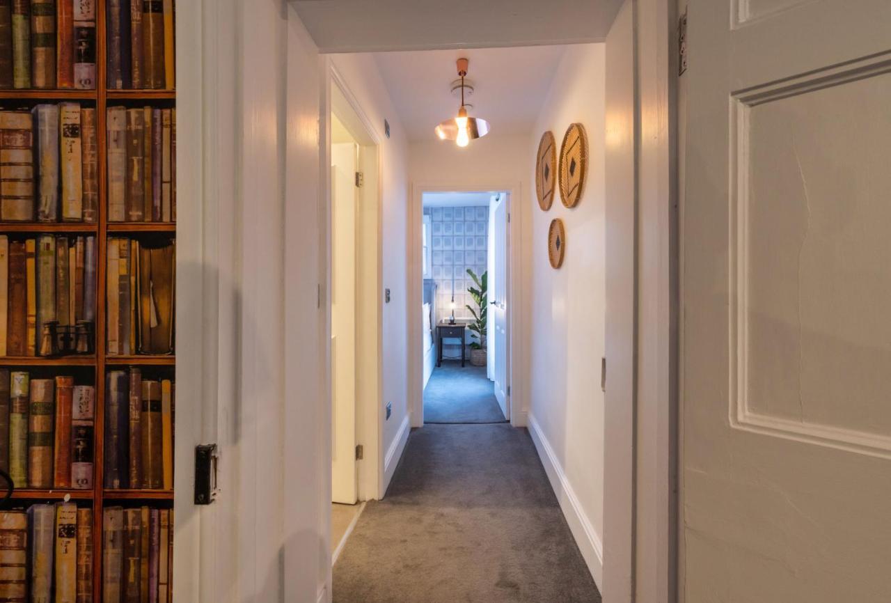 Contemporary Apartment On The Historic Rows Chester Kültér fotó