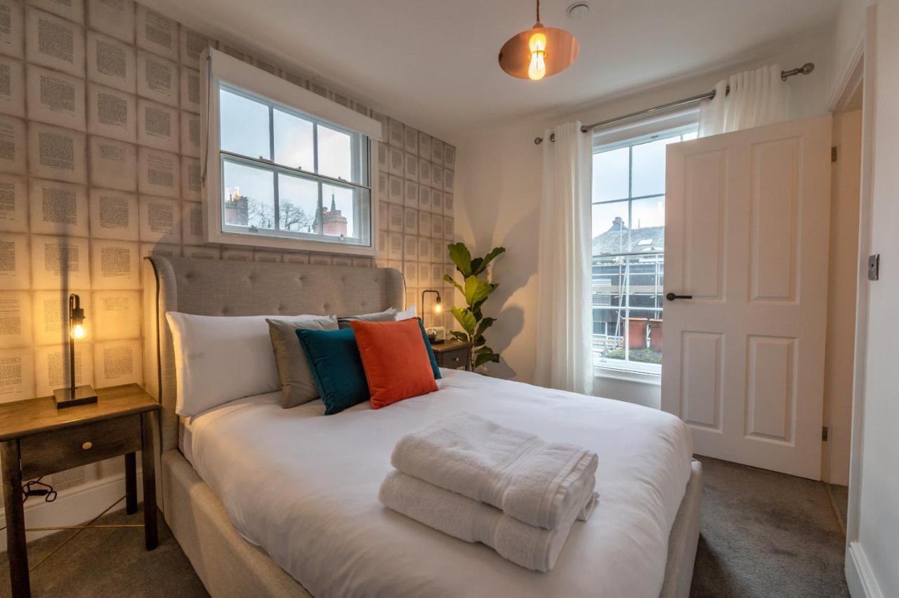 Contemporary Apartment On The Historic Rows Chester Kültér fotó